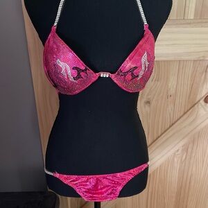 Elegant Pink Women's Intimate Set